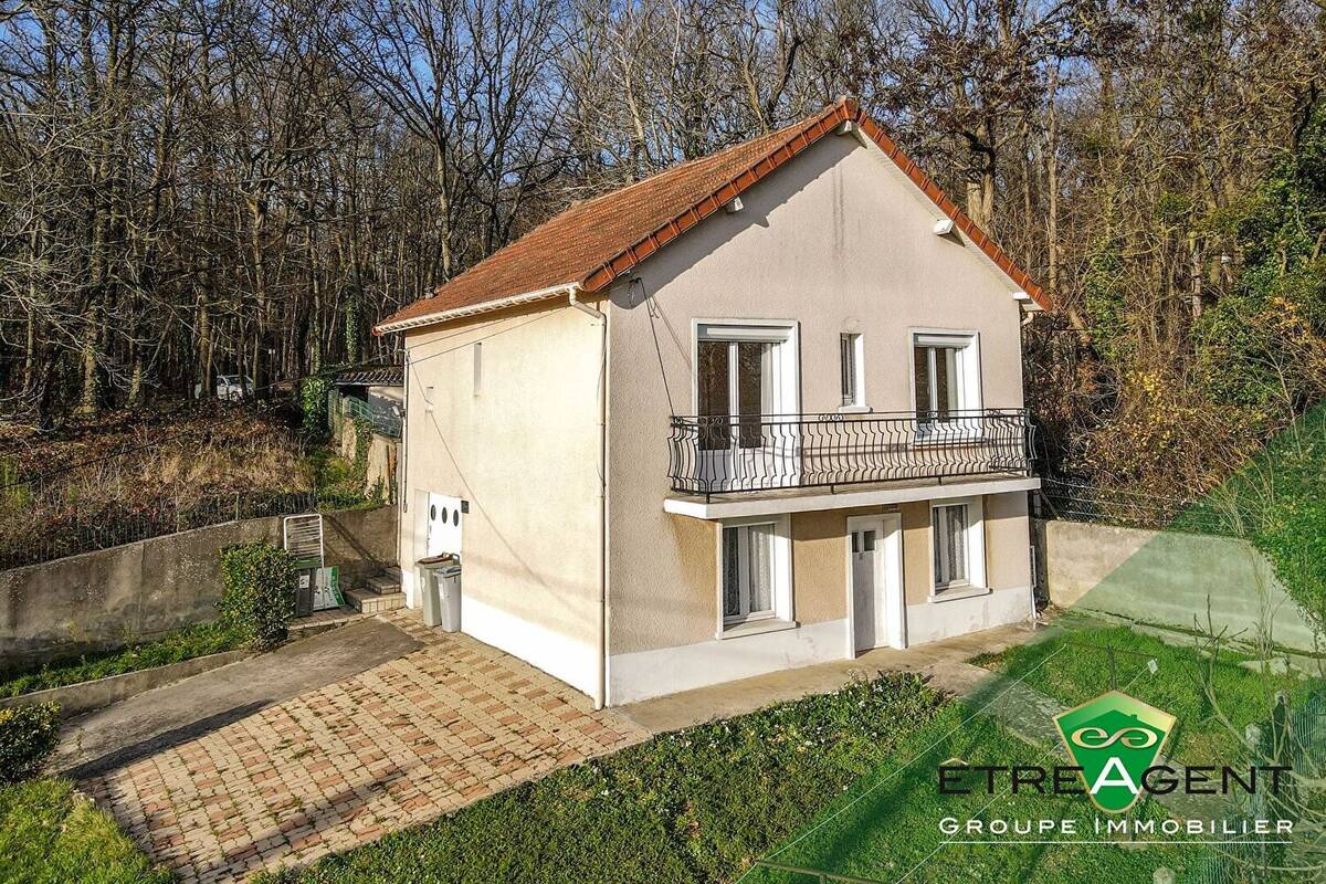 Maison à CHANTELOUP-LES-VIGNES