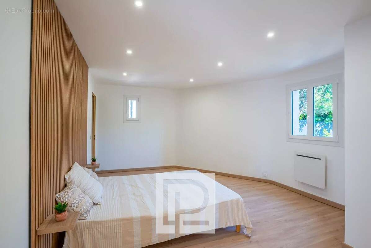 Maison à MANDELIEU-LA-NAPOULE