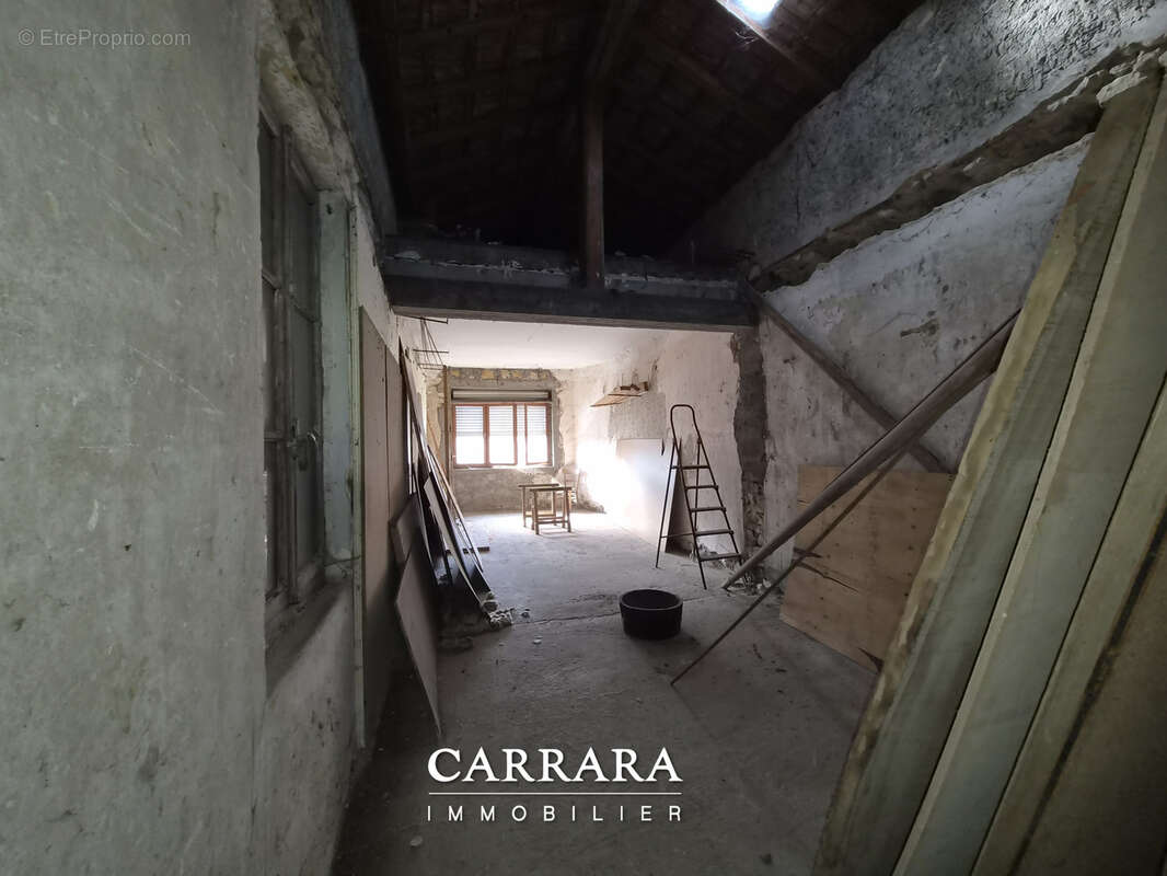 Maison Lorraine, de caractère avec ses dépendances à exploiter. - photo 13