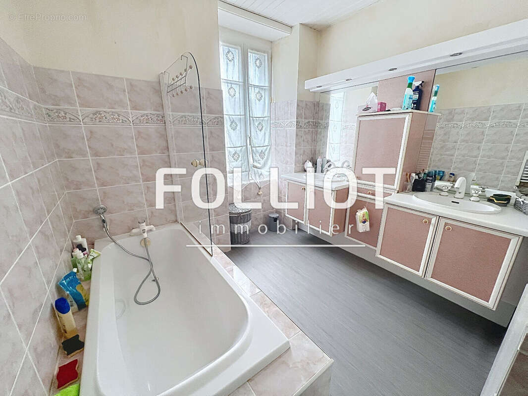 Maison à GOUVILLE-SUR-MER