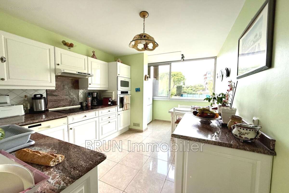 Appartement 74 m² à Antibes  - photo 9