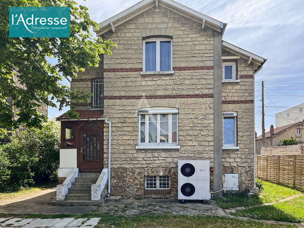 Maison à LES MUREAUX