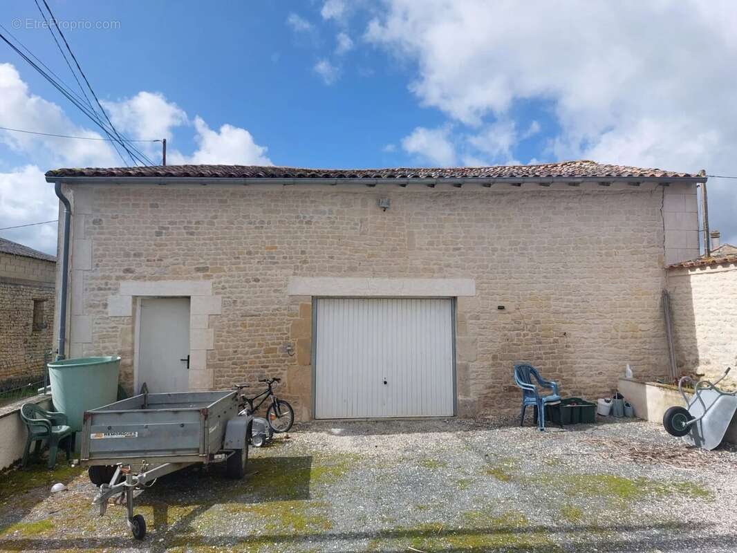 Belle longère avec grand jardin et garage indépendant - photo 13
