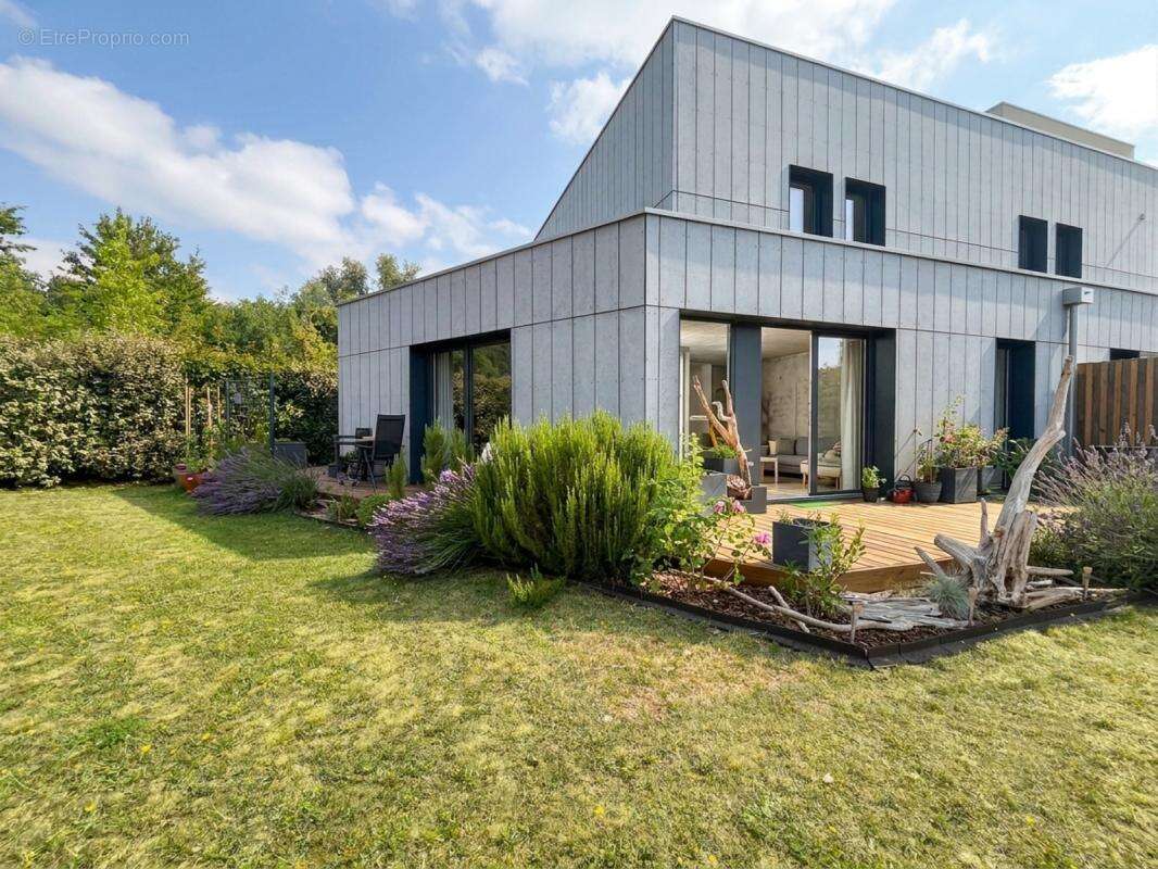 Superbe Maison Récente de 112 m² avec Jardin, Terrasse et Garage - Cornebarrieu - photo 9