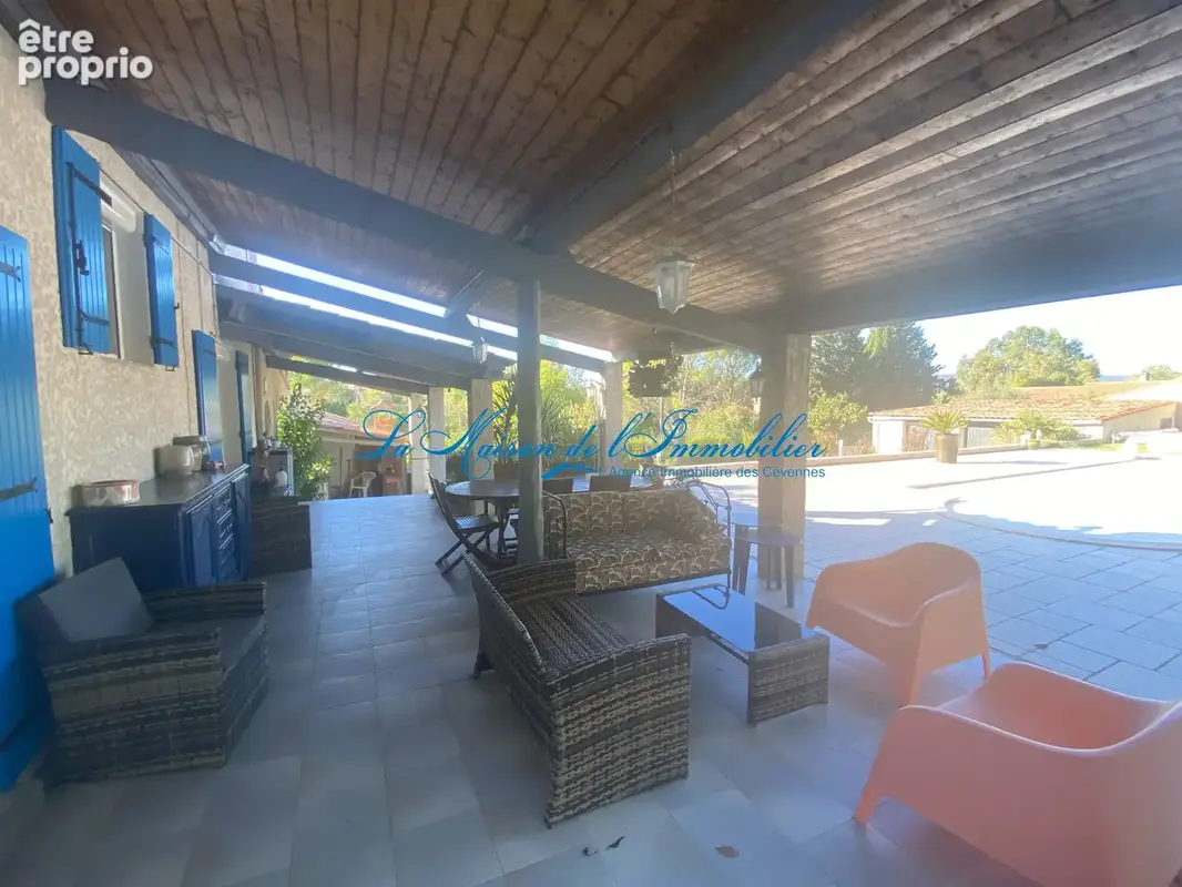 Sud d'Anduze, maison F7 avec double garage, piscine sur 2411 m2 de terrain clos et arboré - photo 9