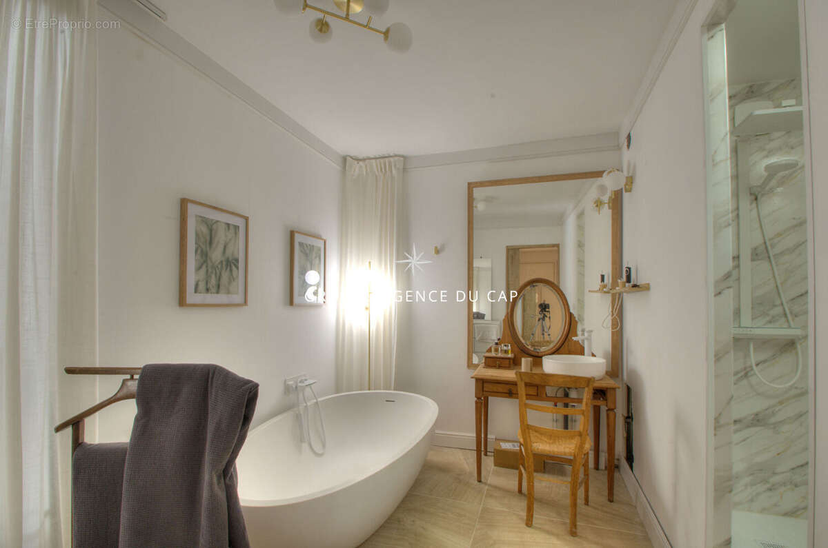 Saint raphael proche centre ville appartement 4 pieces avec garage - photo 7