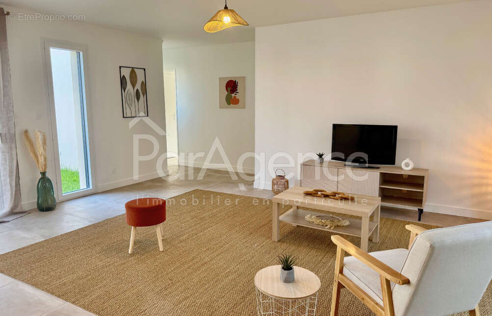 Maison à LES MATHES