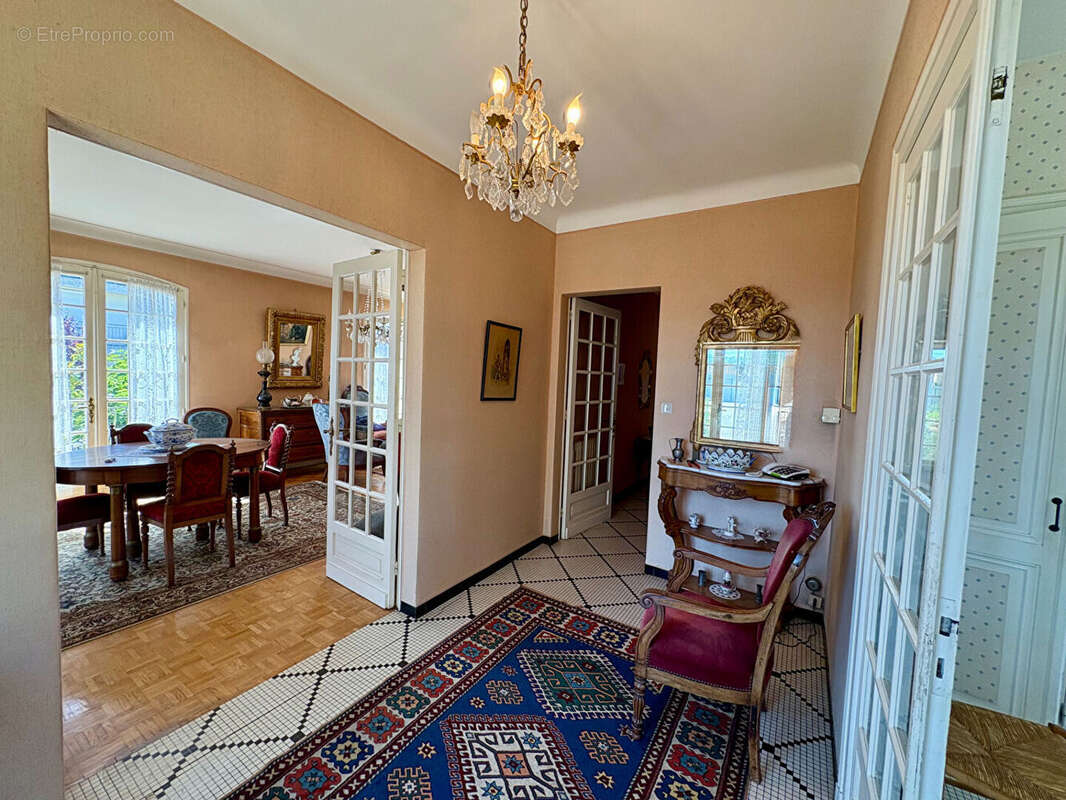 Maison Pineuilh 7 pièces, 180 m2 habitable, 5 chambres, garage,  à pied de la ville et de la gare - photo 3