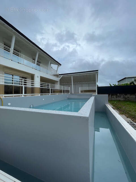 Maison à LES ABYMES