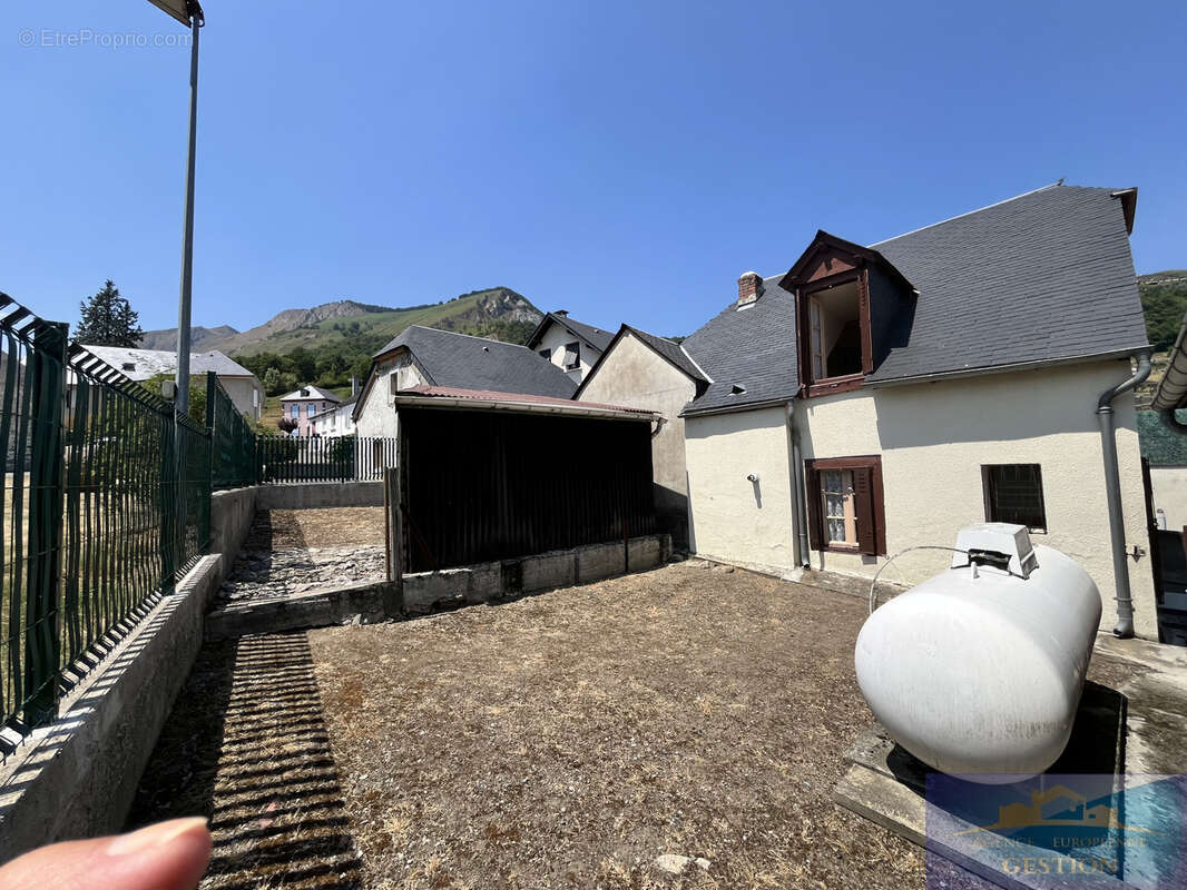 Petit ensemble immobilier - photo 3