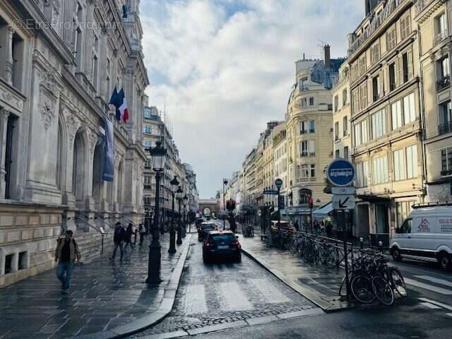 Commerce à PARIS-10E