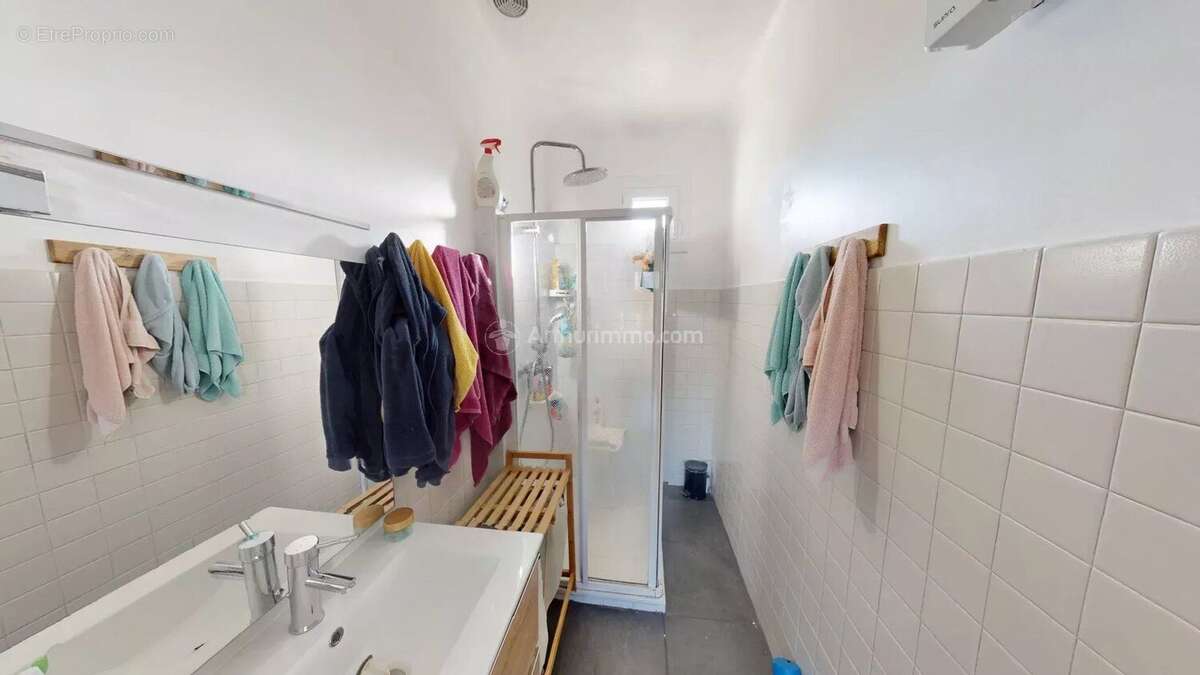 Maison à SAINT-JEAN-DE-BOURNAY