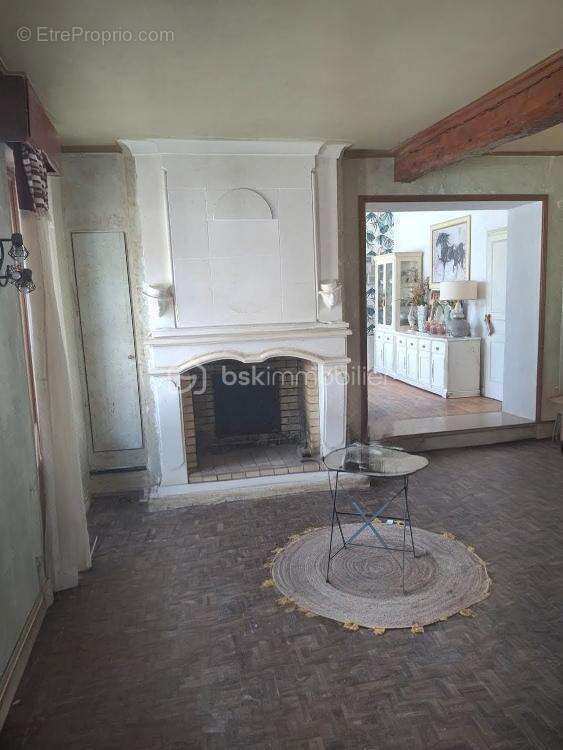 Maison à VILLENEUVE-L'ARCHEVEQUE