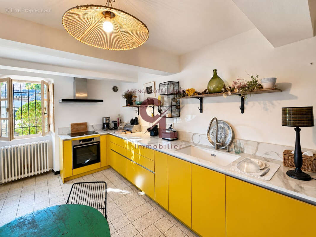 Maison 285 m² à Cabrieres-D'avignon  - photo 7
