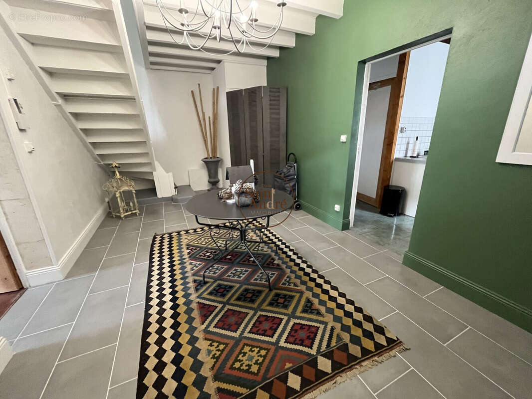 Maison 130 m² à Vouzan  - photo 4