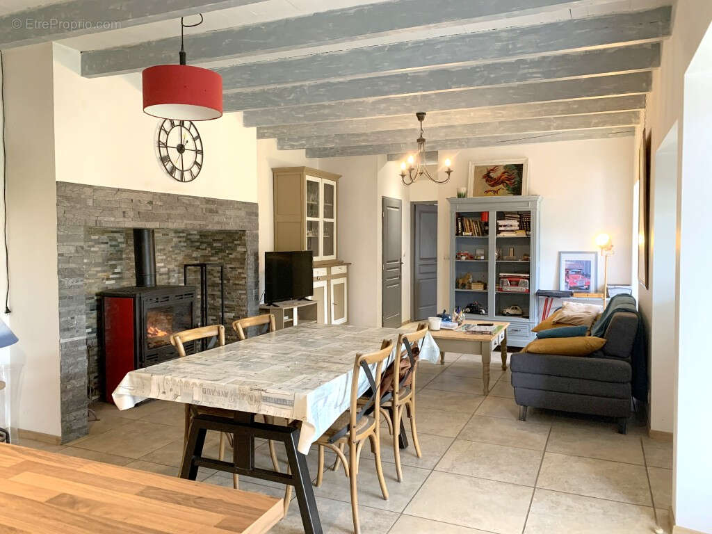 Maison à LAROQUE-DES-ARCS