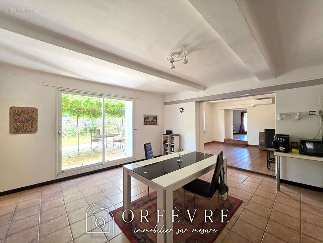 Maison à QUISSAC