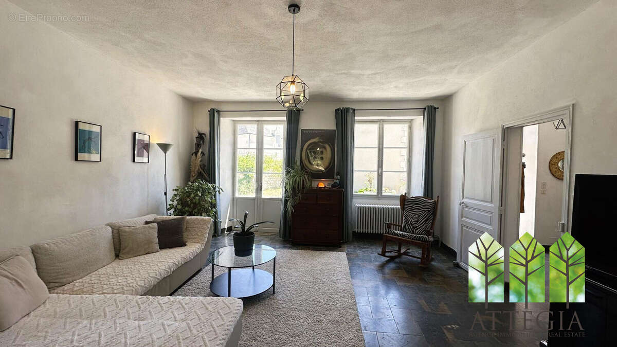 Maison à LA BERTHENOUX