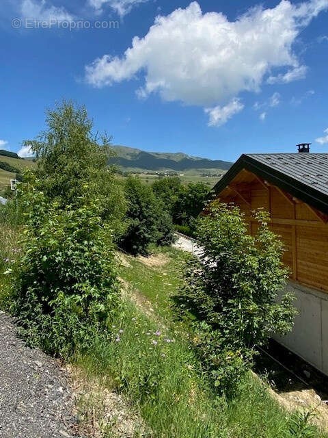 Terrain à LE CHATEL