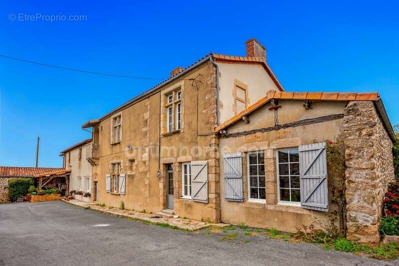 49300 Cholet - corps de ferme – 4 ha – Potentiel gîtes ou maison d'hôtes - revenus fonciers et locatifs - charme de l'ancien - d - photo 14