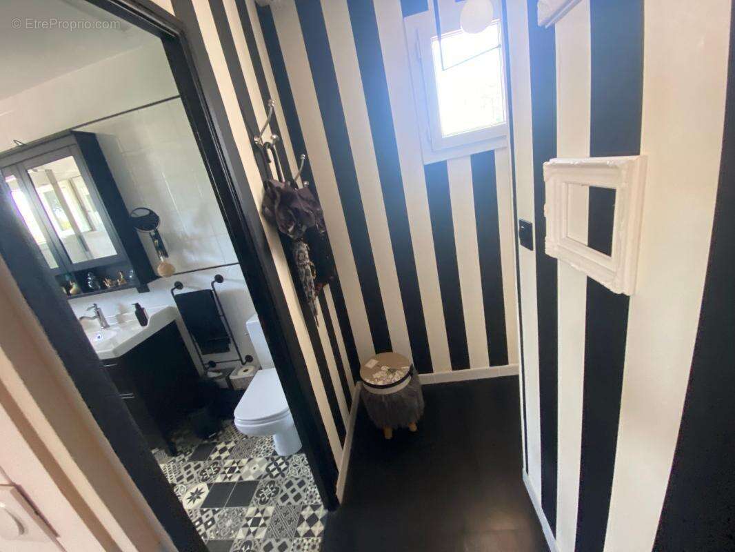Villa COUP DE COEUR de 2002 de 173 m² avec Garage spacieux de 40 m² et Piscine - photo 19