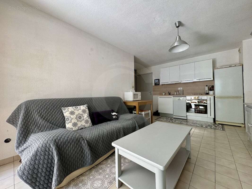 Sete quartier haut - appartement trois pieces et garage - photo 5