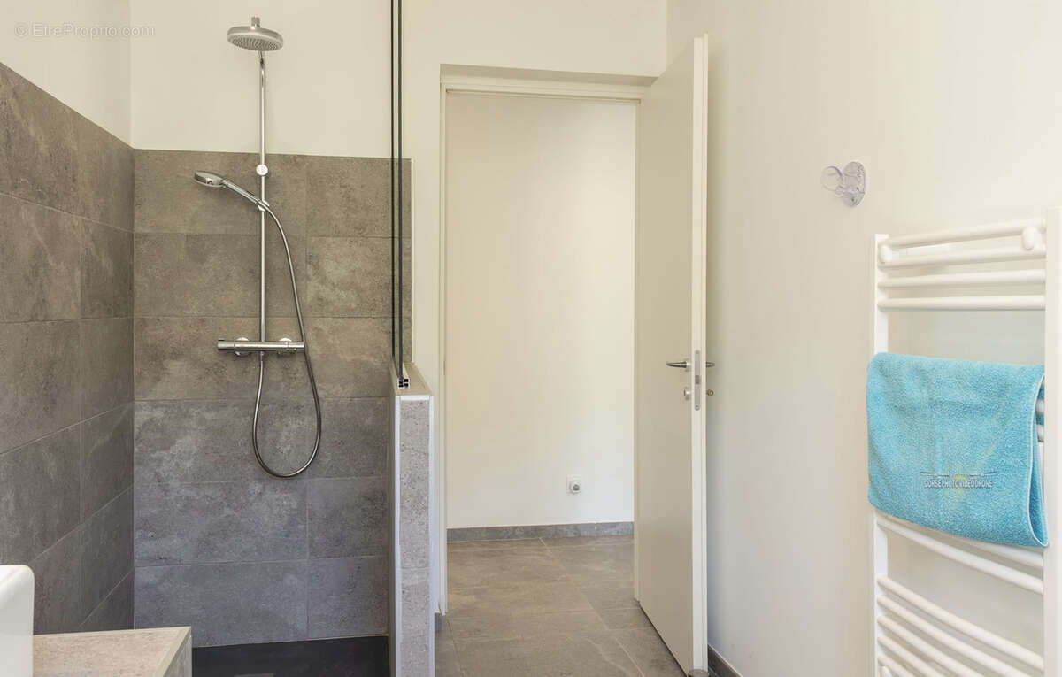 Villa d’architecte 5 pièces   160 m2   Vue montagne - photo 16