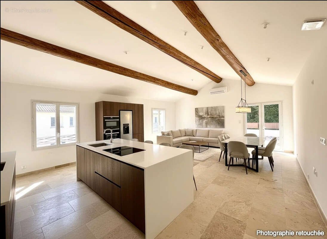 Appartement à JONQUIERES-SAINT-VINCENT