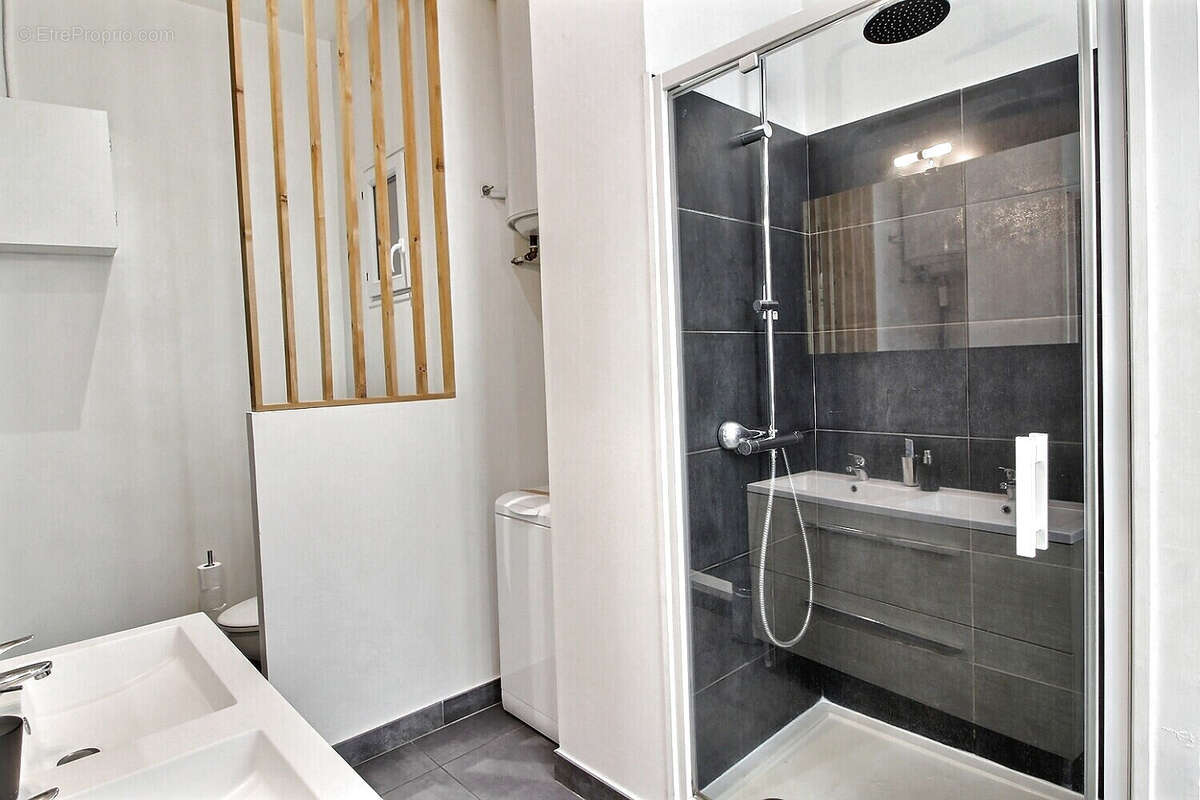 Appartement à MARSEILLE-6E