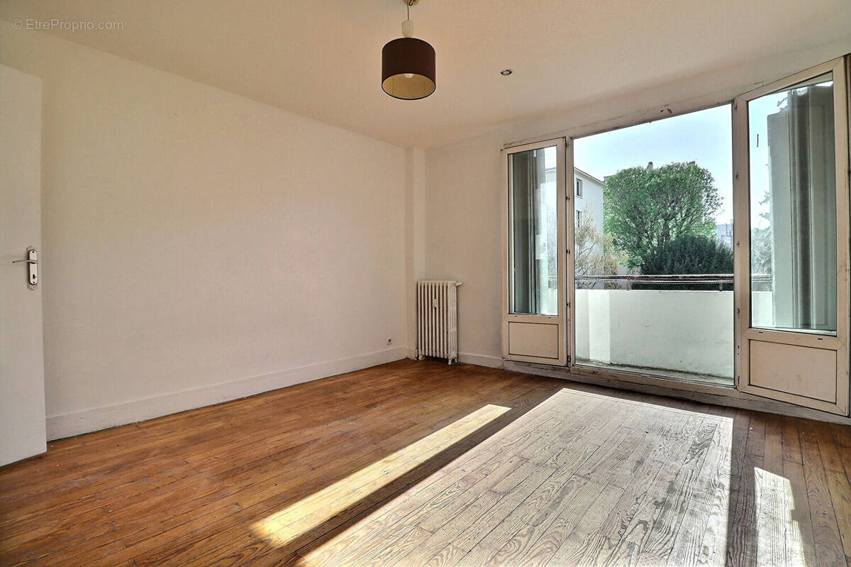 Appartement à LA COURNEUVE