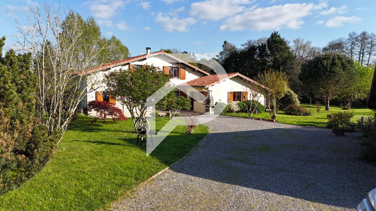 Maison à SAINT-ETIENNE-D&#039;ORTHE