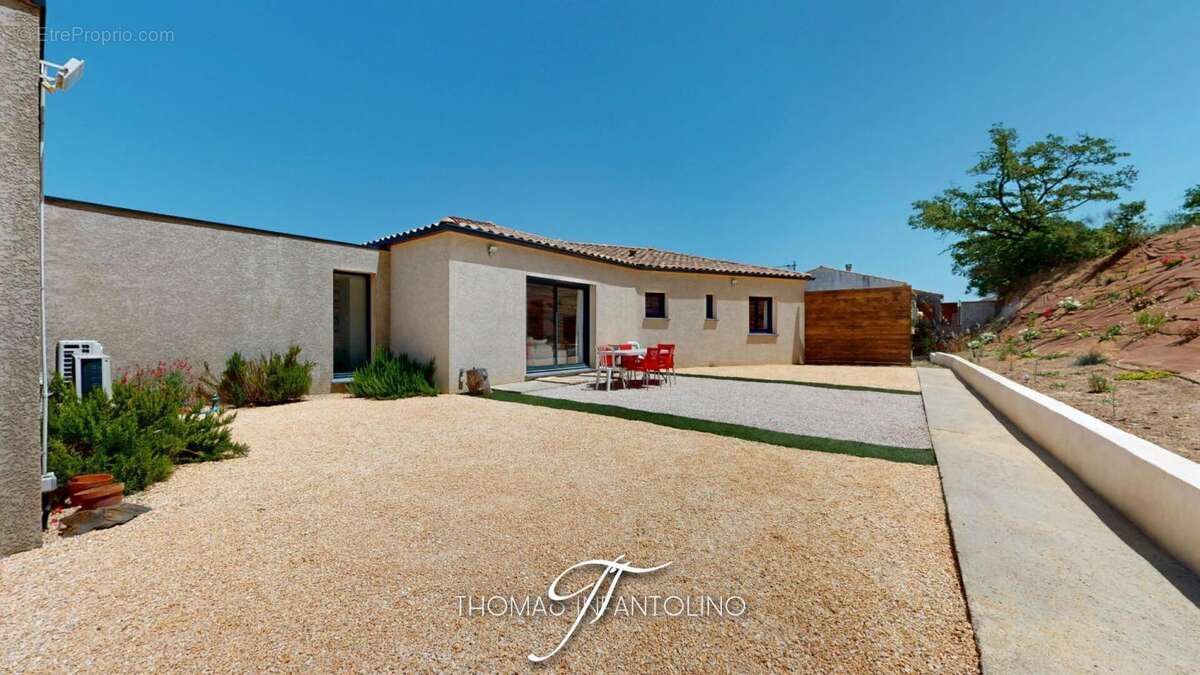 Plain pied - vue panoramique - 3 chambres - salle de bains - salle d'eau - photo 3