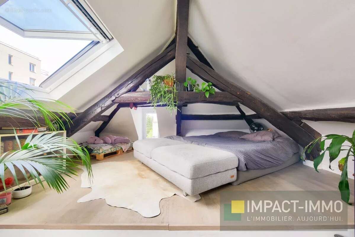 Appartement à COURBEVOIE