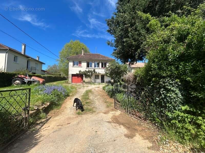 Maison à LANOUAILLE