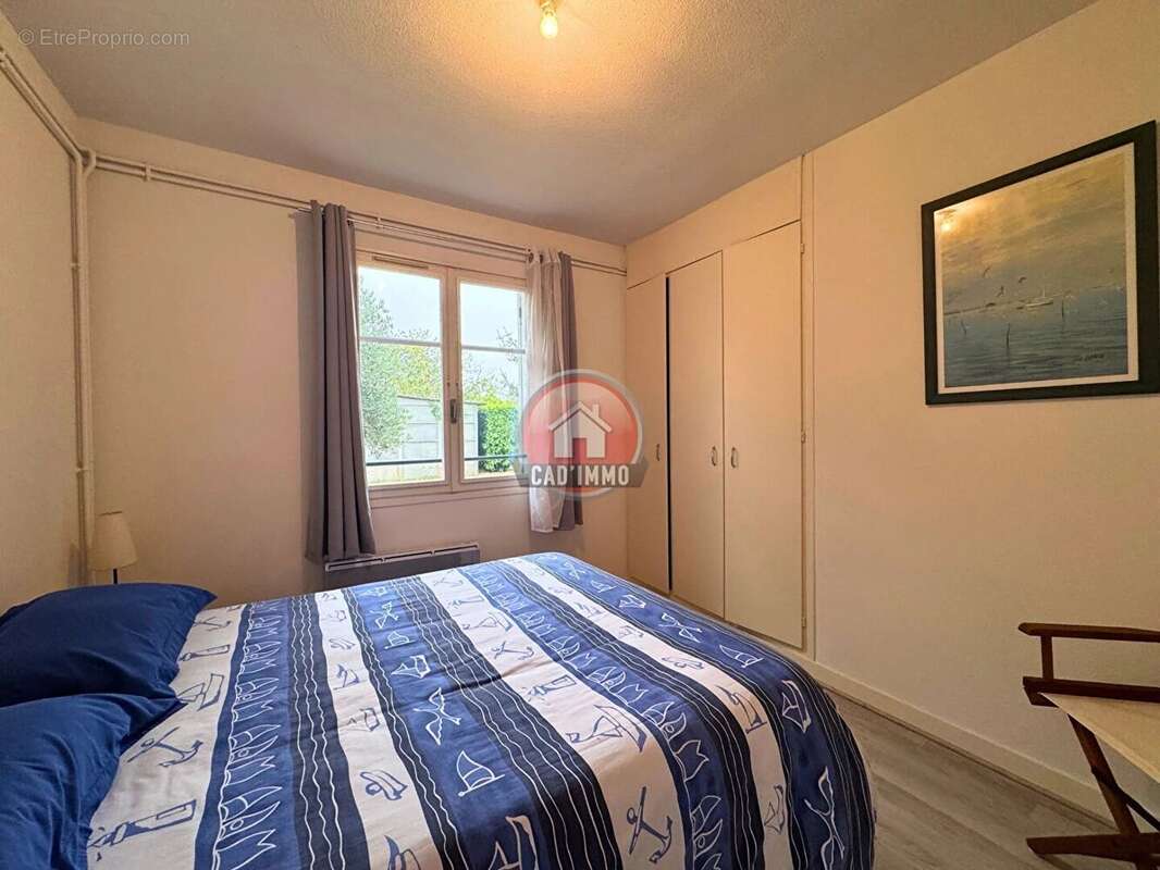 Maison à COURS-DE-PILE