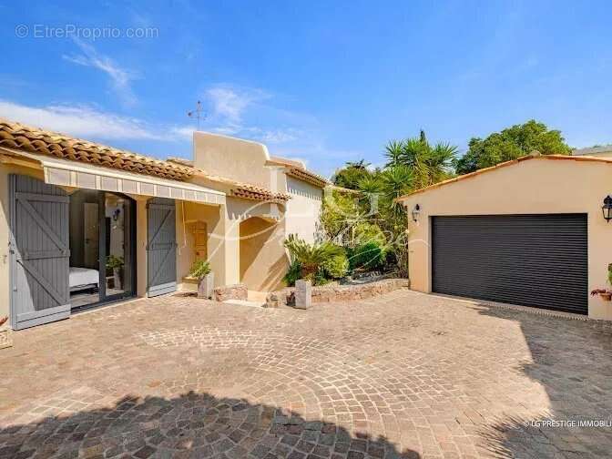 Maison à MANDELIEU-LA-NAPOULE