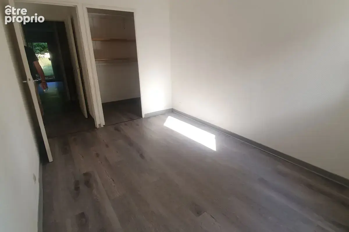 Rare à la vente T5 spacieux en duplex de 101m² et son jardin de 80m² dans environnement verdoyant - photo 4