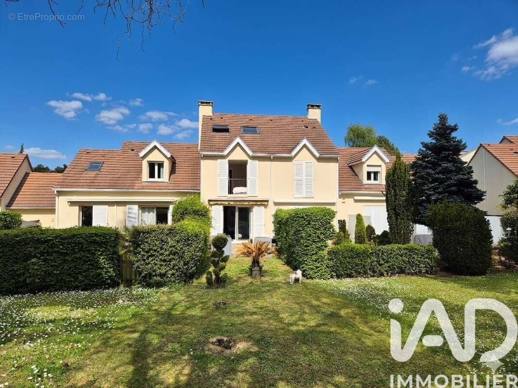 Photo 2 - Maison à SAINT-GERMAIN-LES-CORBEIL
