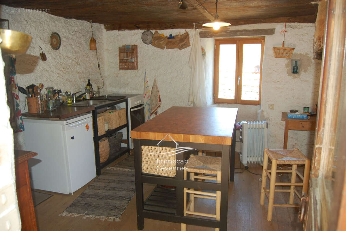 Maison à LE COLLET-DE-DEZE