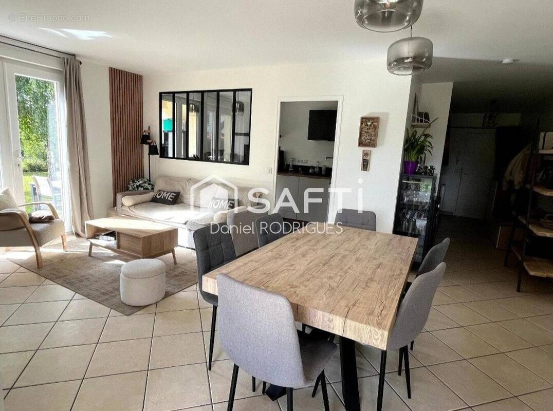 Photo 1 - Appartement à OZOIR-LA-FERRIERE