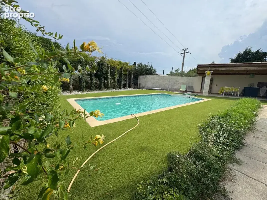 Vente Maison de Plain-Pied T5-4 avec Piscine et Garages – Peyruis (04) - photo 2