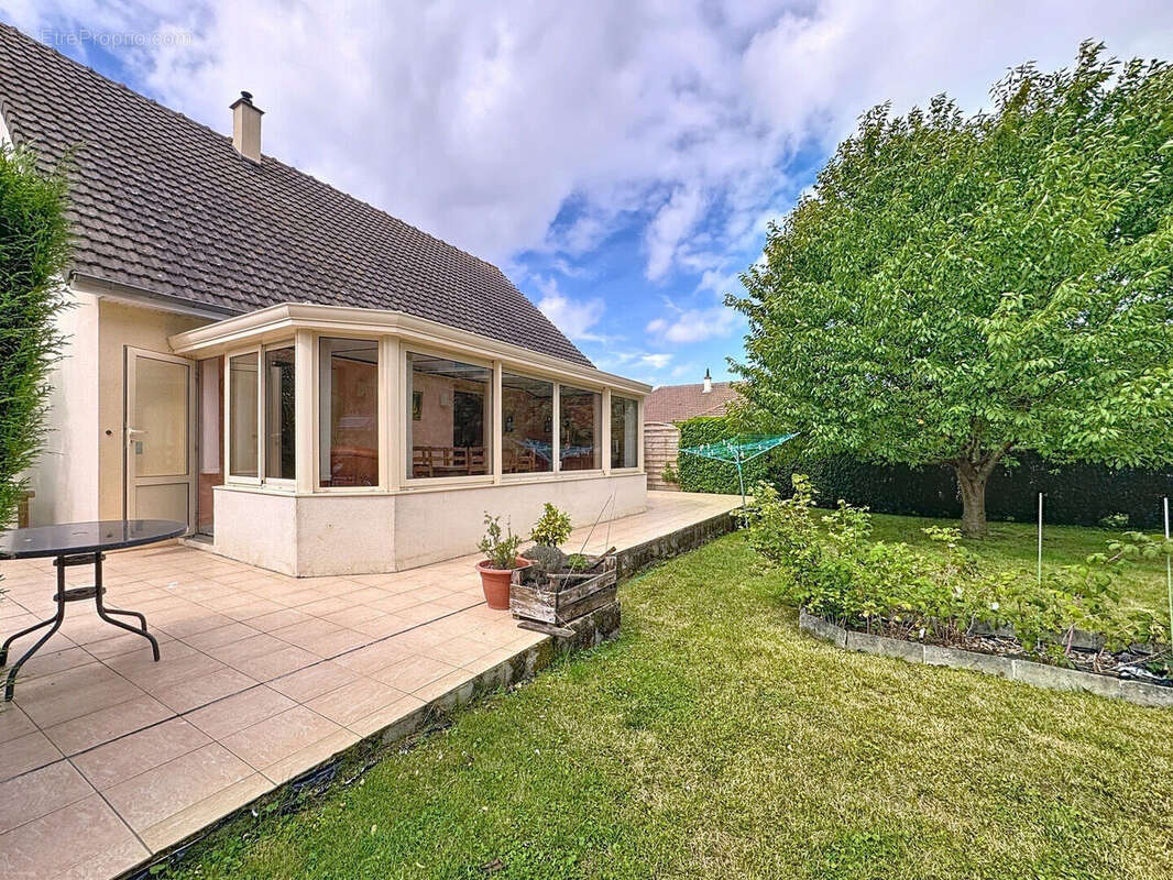 Maison à DEMOUVILLE