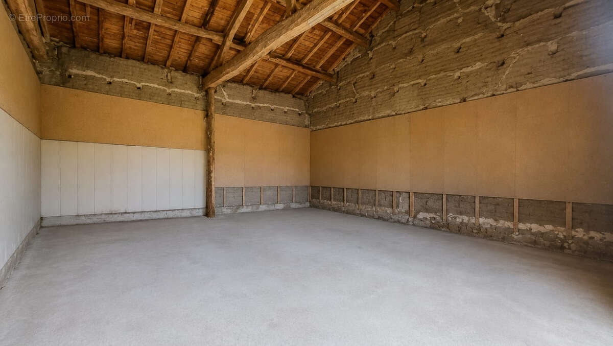 LEZOUX Maison 100 m², terrain 2000 M²,  grange de 170 m² - photo 5