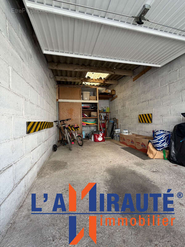 Parking à SARTROUVILLE