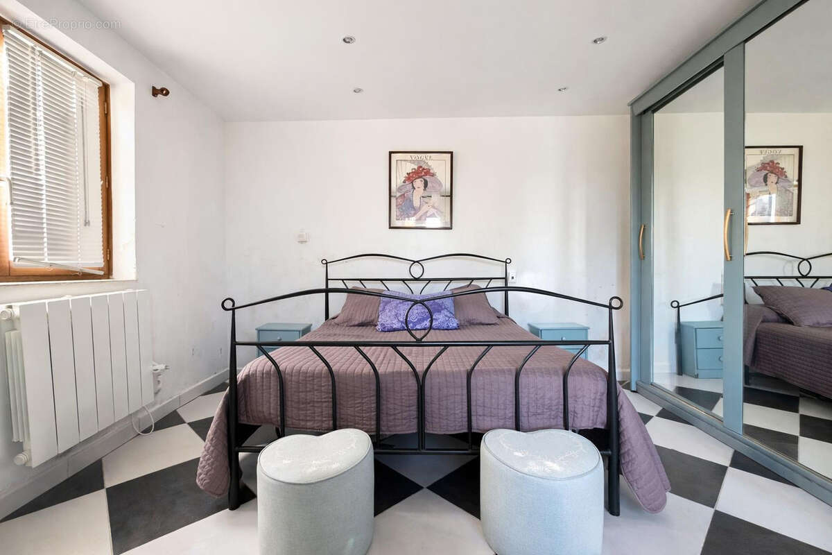 Appartement à EZE