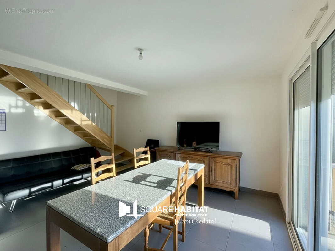 Maison à MESLAY-DU-MAINE