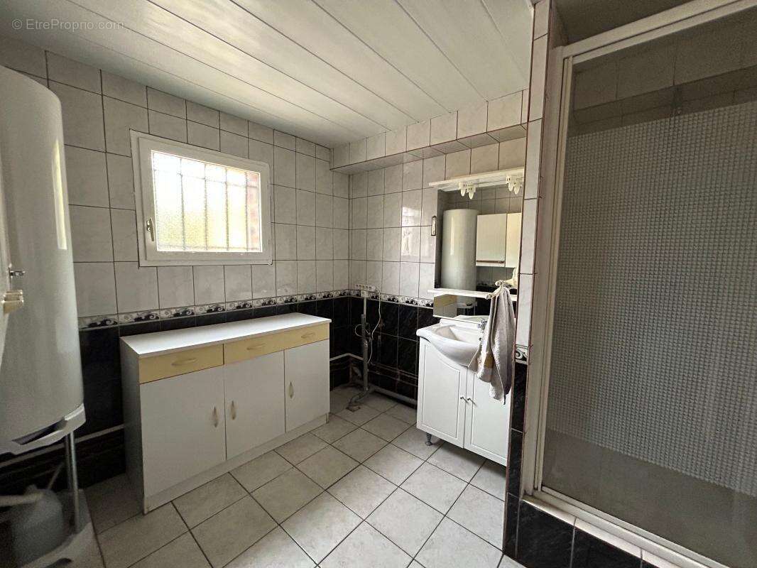 Maison à MONTGERAIN