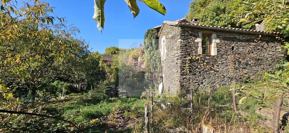 Maison à LE COLLET-DE-DEZE