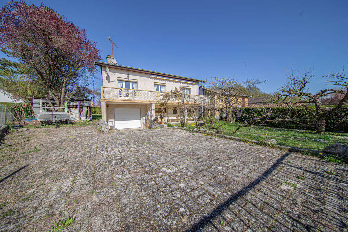Maison à PAGNY-SUR-MEUSE