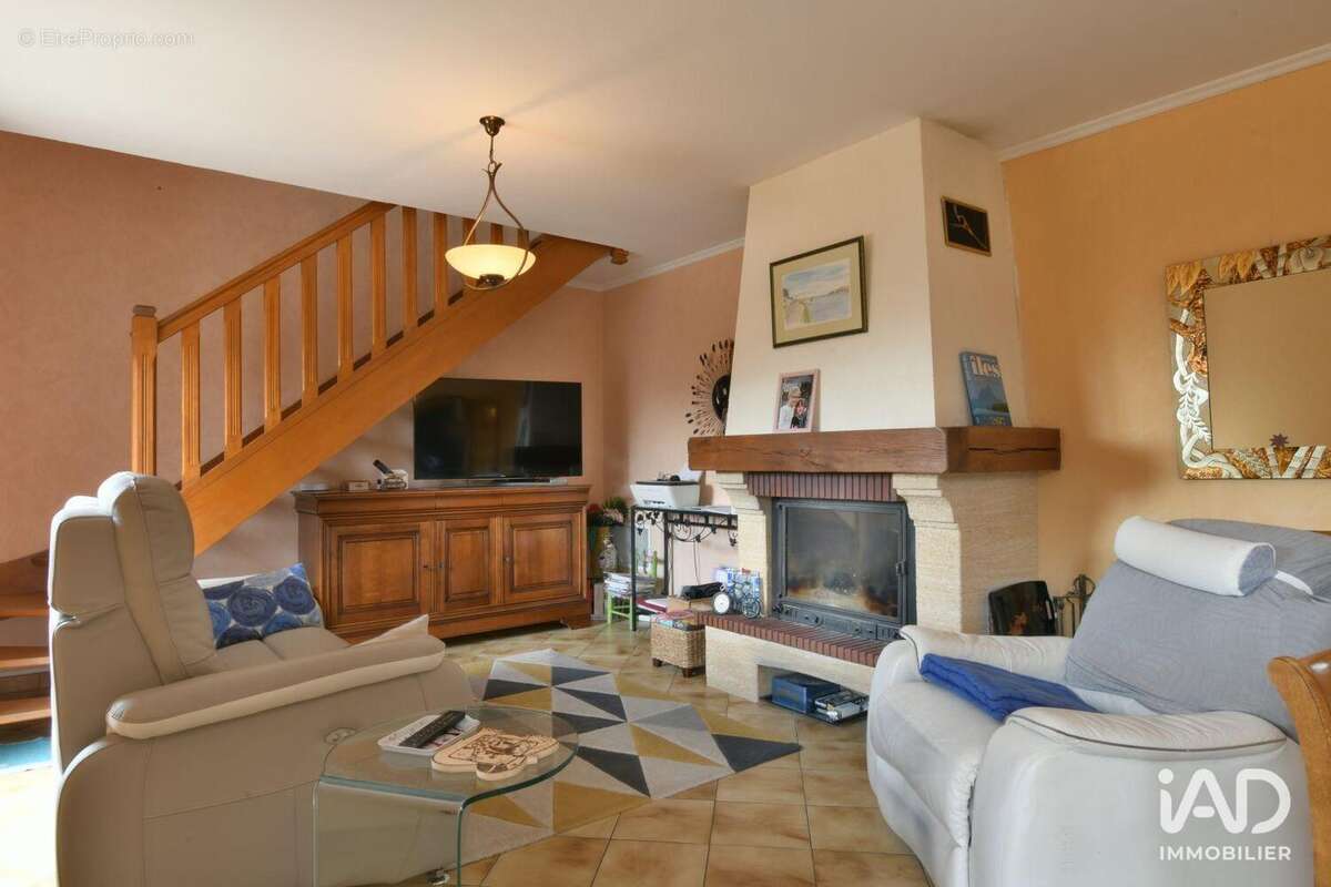 Maison 136 m² à Distre  - photo 6